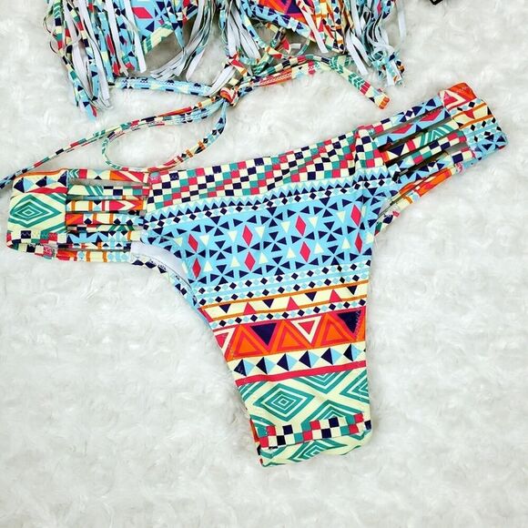 A Chic Girl Fringed Geometric Bikini Size Small - Picture 4 of 10